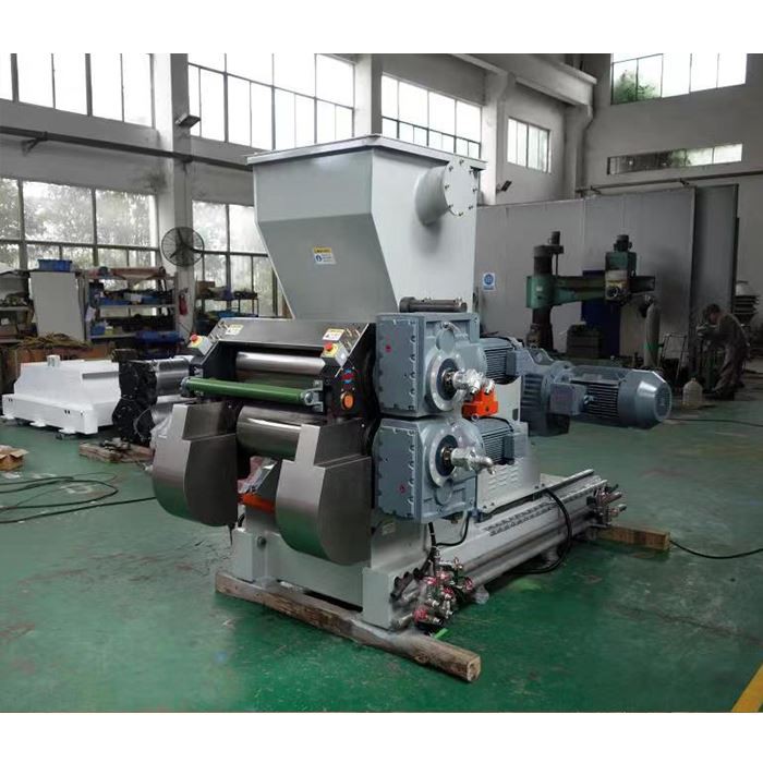 Dubbelschroefs rubberen extrusieplaatmachine